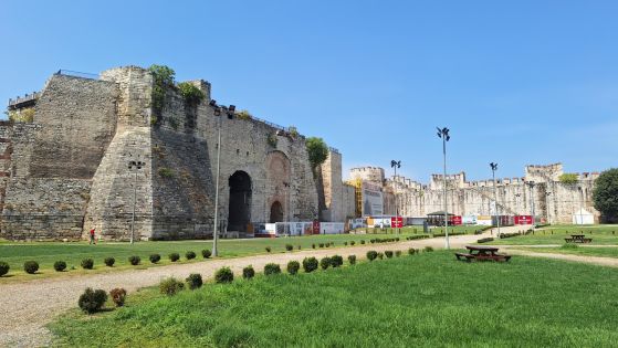 30.09.2026 ТУР „НЕПОЗНАТОТО ЛИЦЕ НА ИСТАНБУЛ“ и Църквата на първото число