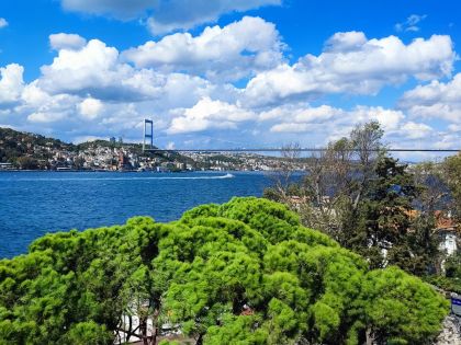 ВЕЛИКДЕН В ИСТАНБУЛ С „НЕПОЗНАТОТО ЛИЦЕ“ И ФЕЕРИЯ ОТ ЛАЛЕТА