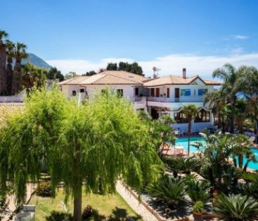 STROMBOLI HOTEL (или подобен)