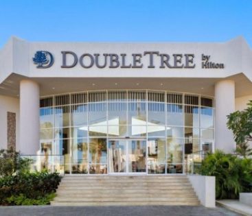 DOUBLETREE BY HILTON SHARKS BAY RESORT BEACH SIDE